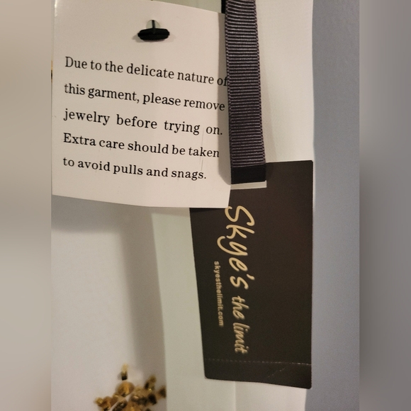 Skye's the Limit Top- NWT, Women's Size Large - Picture 3 of 8